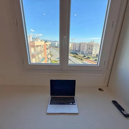 Ouest Privees Modernes Tv Wifi Bureau En Colocation Νίκαια