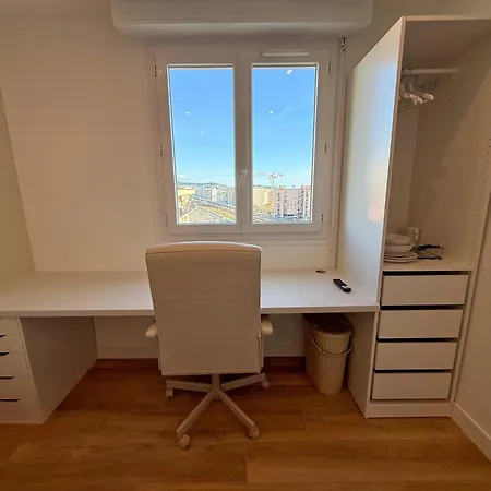 Ouest Privees Modernes Tv Wifi Bureau *