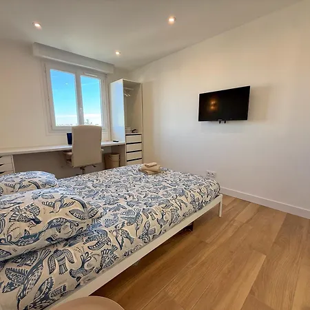 Ouest Privees Modernes Tv Wifi Bureau Alloggio in famiglia