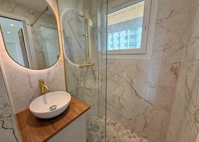 Ouest Privees Modernes Tv Wifi Bureau Alloggio in famiglia *