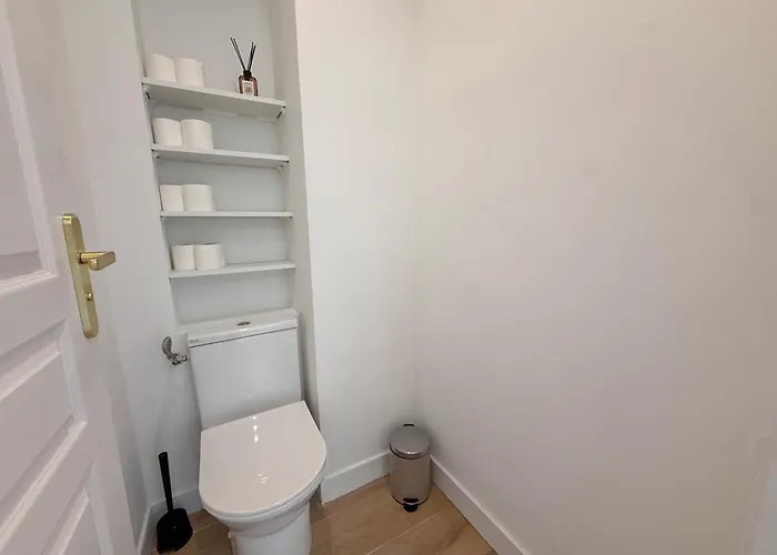 Ouest Privees Modernes Tv Wifi Bureau *