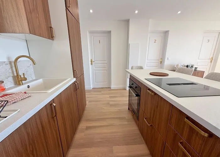 Ouest Privees Modernes Tv Wifi Bureau Alloggio in famiglia Nizza