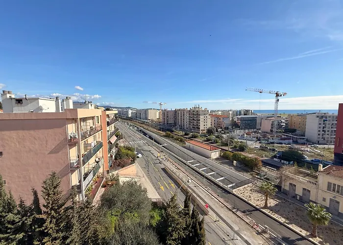 Ouest Privees Modernes Tv Wifi Bureau