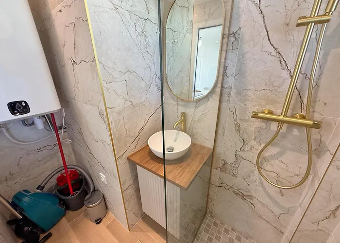 Ouest Privees Modernes Tv Wifi Bureau * Nizza