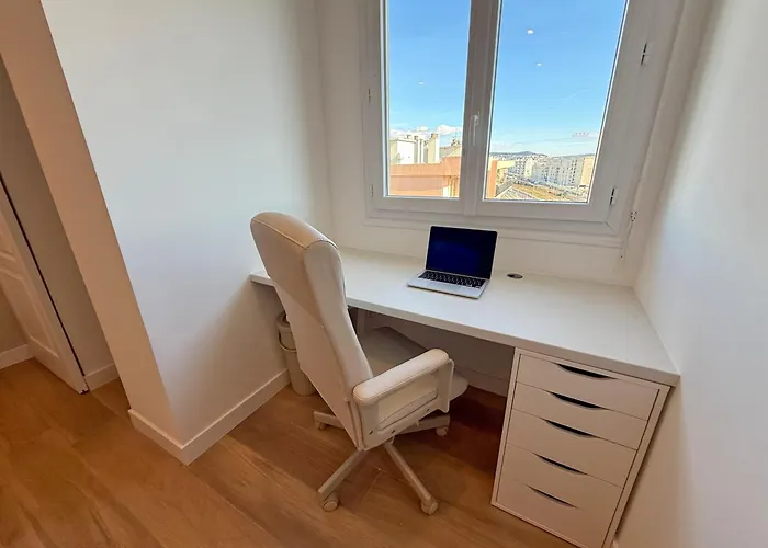 Alloggio in famiglia Ouest Privees Modernes Tv Wifi Bureau *