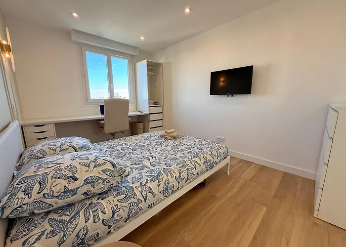 Ouest Privees Modernes Tv Wifi Bureau Alloggio in famiglia