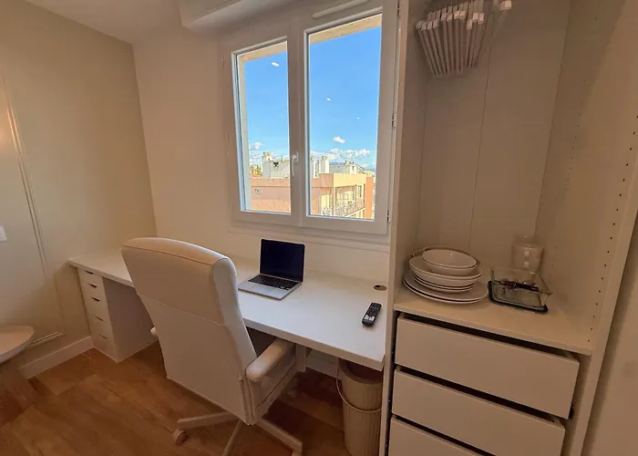 Ouest Privees Modernes Tv Wifi Bureau Alloggio in famiglia Nizza