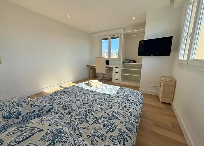 Alloggio in famiglia Ouest Privees Modernes Tv Wifi Bureau *