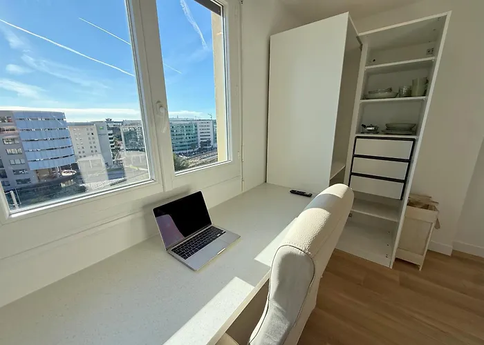 Ouest Privees Modernes Tv Wifi Bureau Alloggio in famiglia