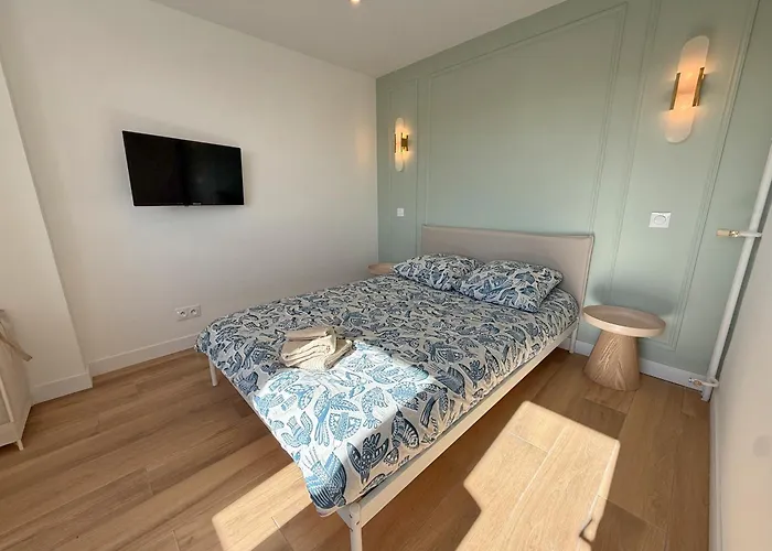 Ouest Privees Modernes Tv Wifi Bureau Alloggio in famiglia *