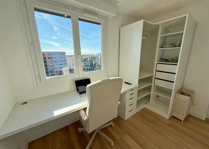 Ouest Privees Modernes Tv Wifi Bureau Nizza